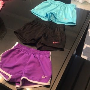 NIKE SHORTS